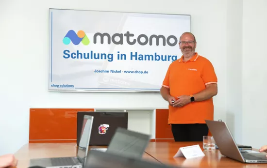 Joachim Nickel präsentiert bei einem Präsenzworkshop